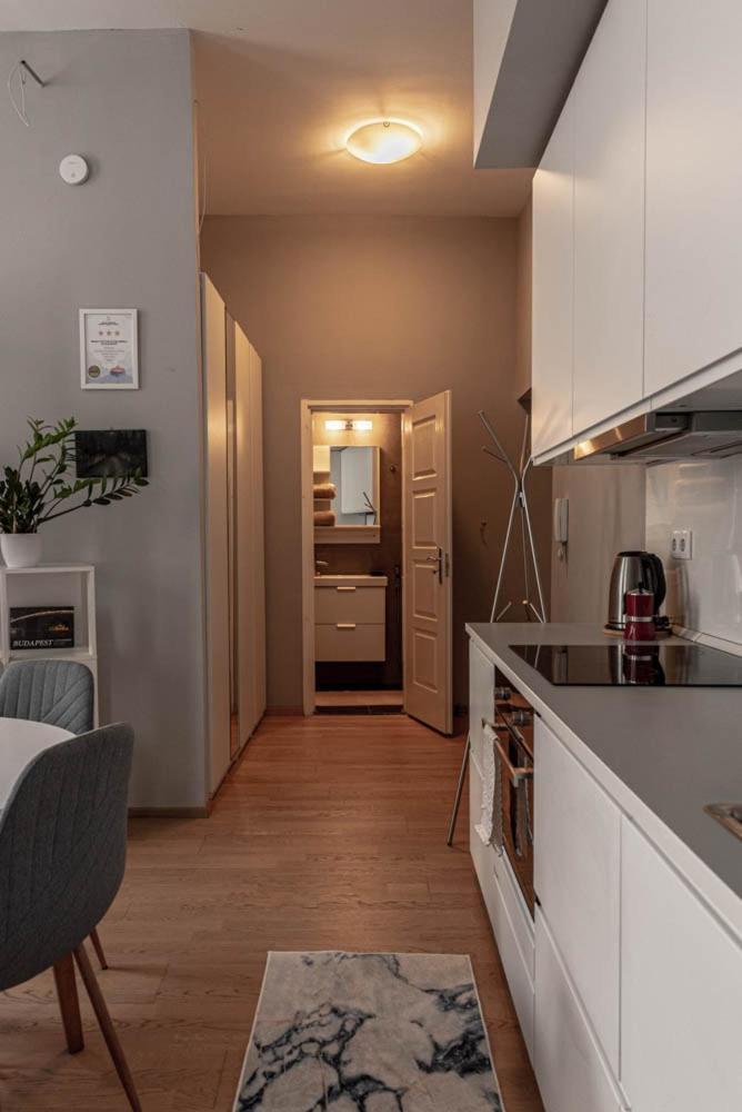 Maria Topfive With Free Private Parking Apartment Будапеща Екстериор снимка