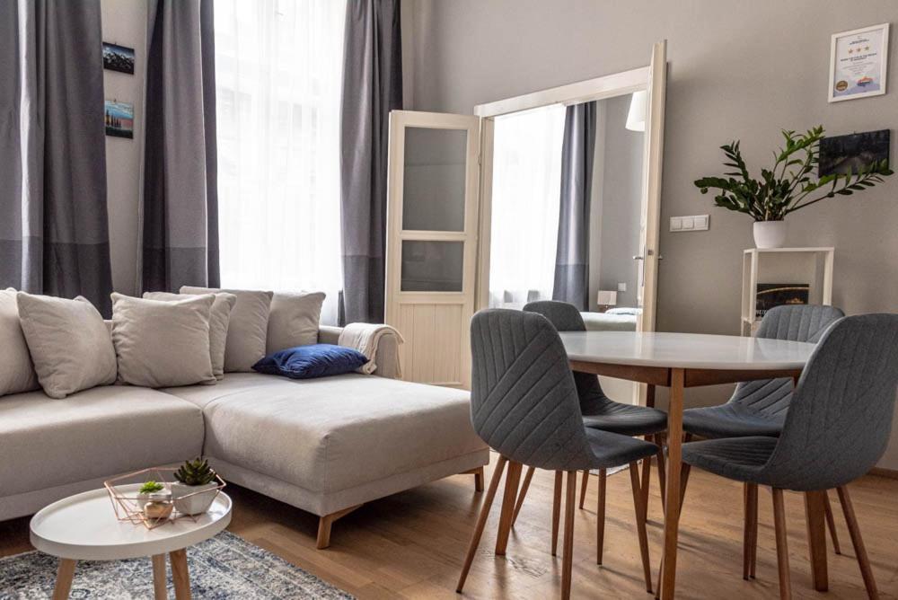 Maria Topfive With Free Private Parking Apartment Будапеща Екстериор снимка